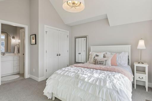 7632 Glen Alcove, Woodbury, MN 55129