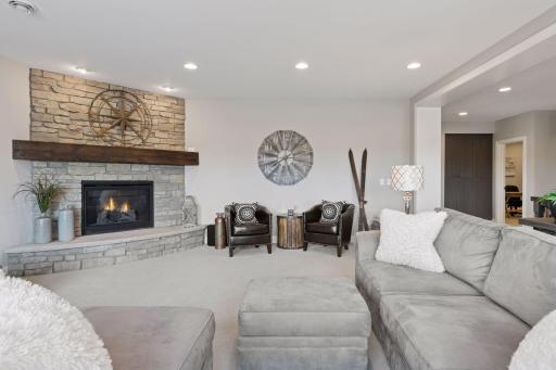 7632 Glen Alcove, Woodbury, MN 55129