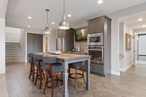 7632 Glen Alcove, Woodbury, MN 55129