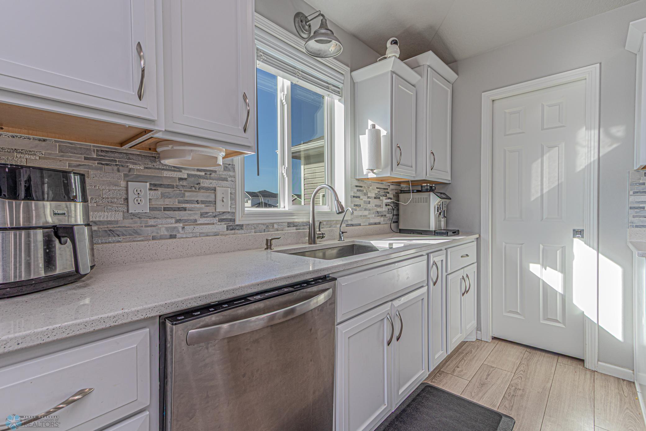 3638 17th St S Moorhead, MN-10.jpg