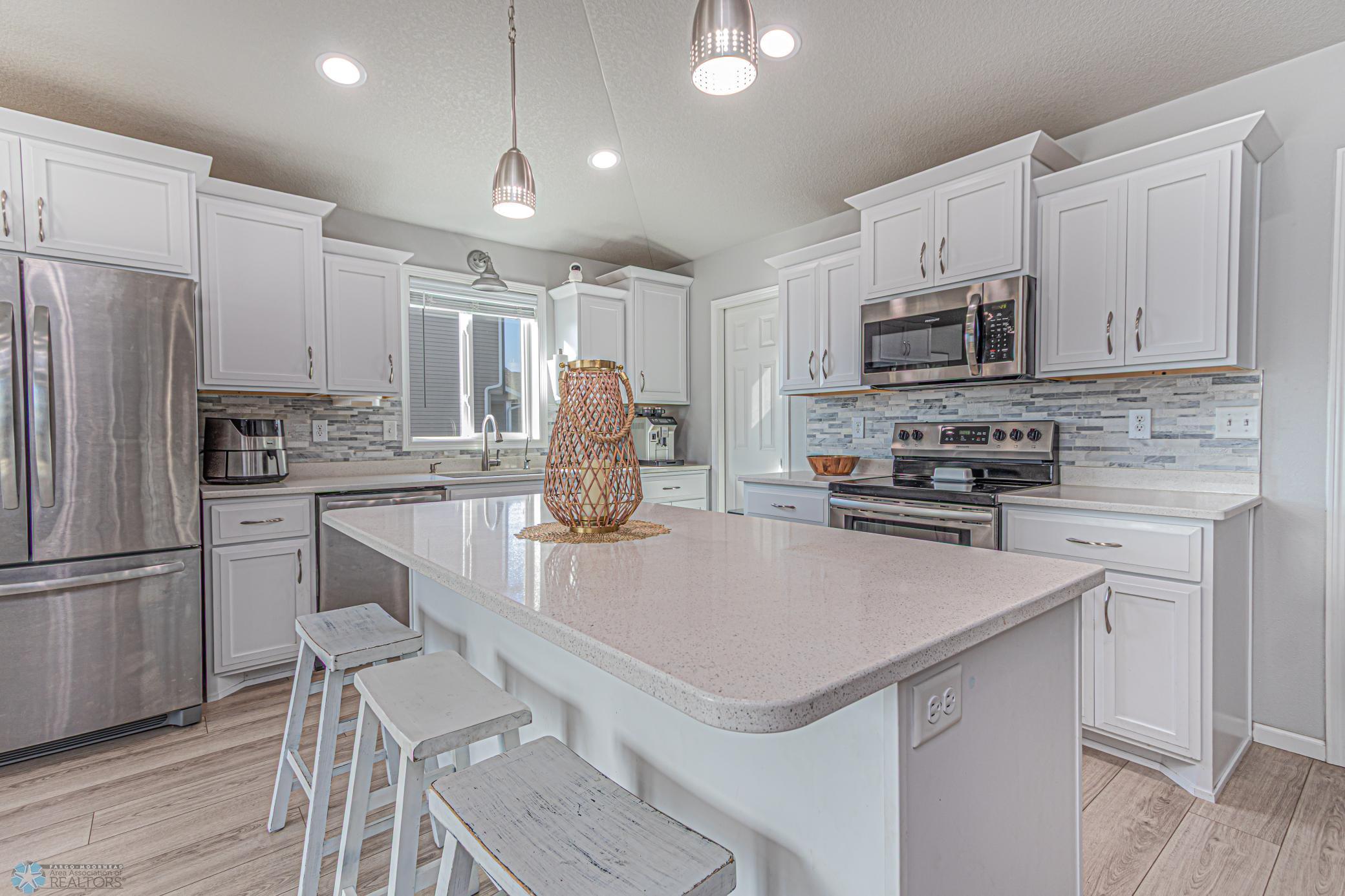 3638 17th St S Moorhead, MN-8.jpg