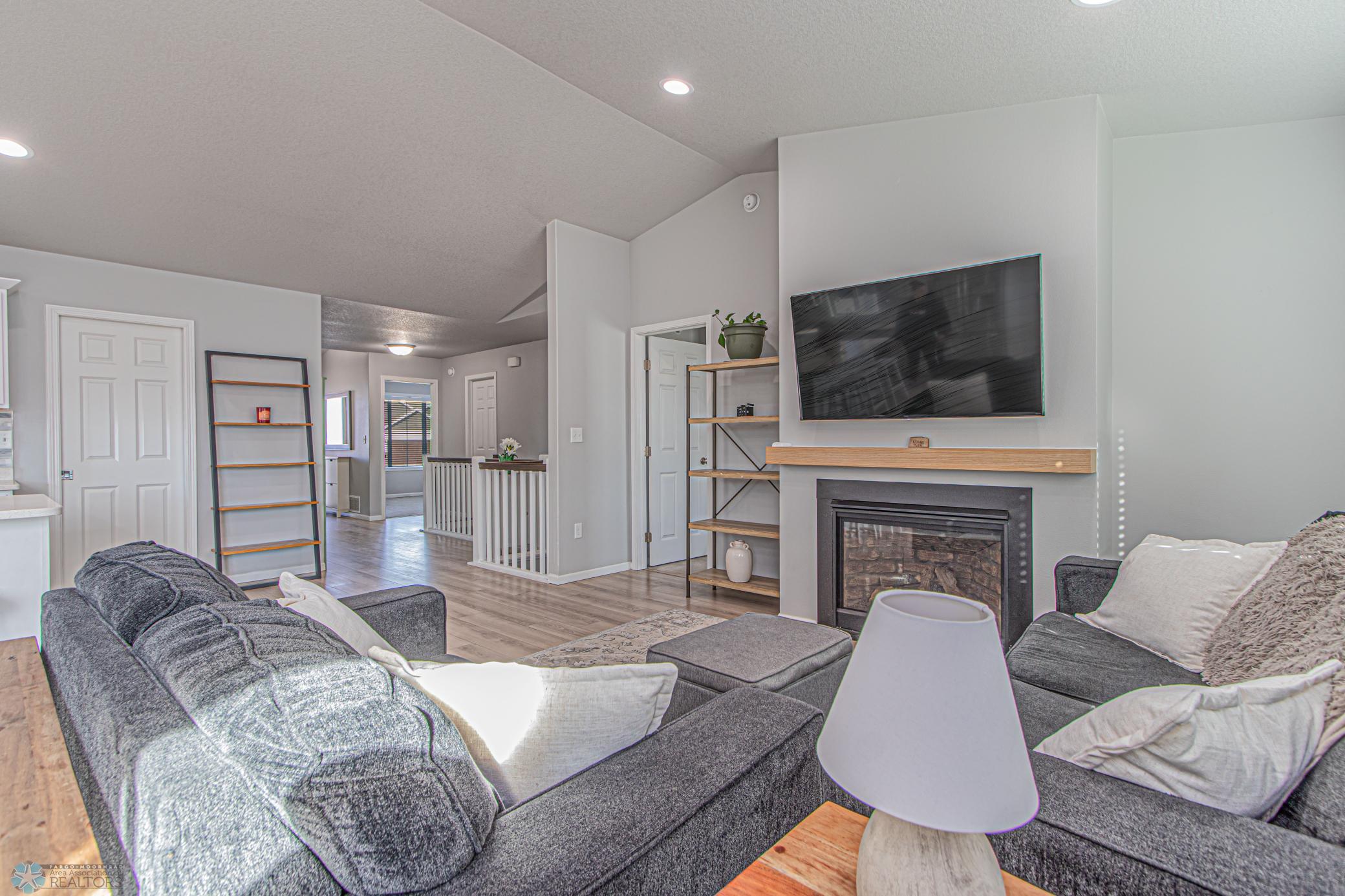 3638 17th St S Moorhead, MN-16.jpg