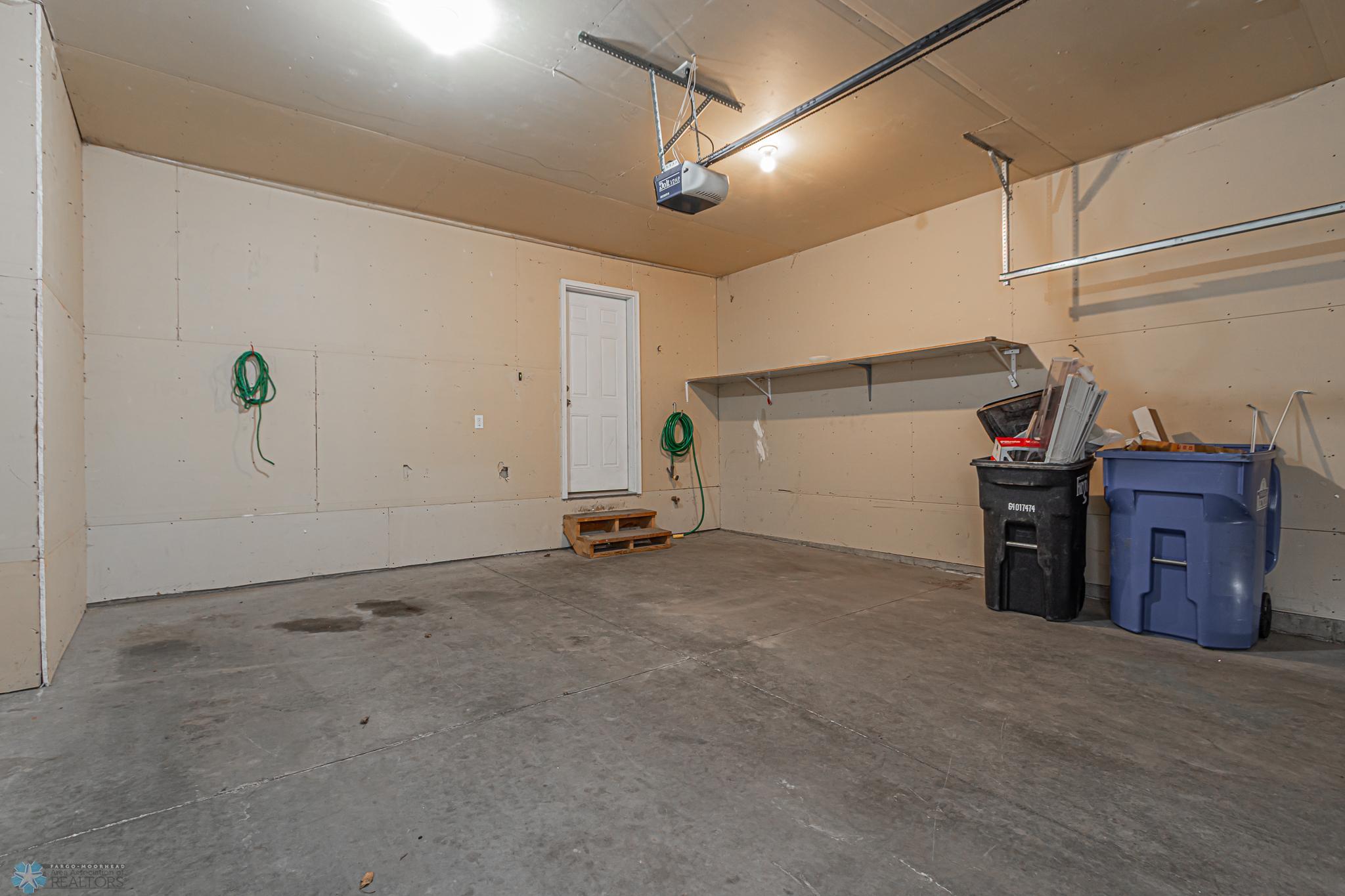 4265 Estate Dr S, Fargo, ND-22.jpg