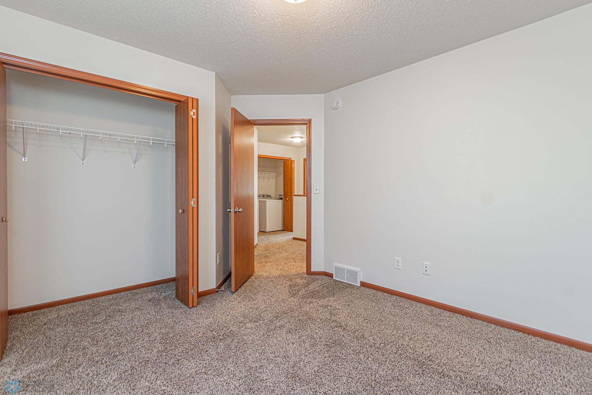 4265 Estate Dr S, Fargo, ND-13.jpg