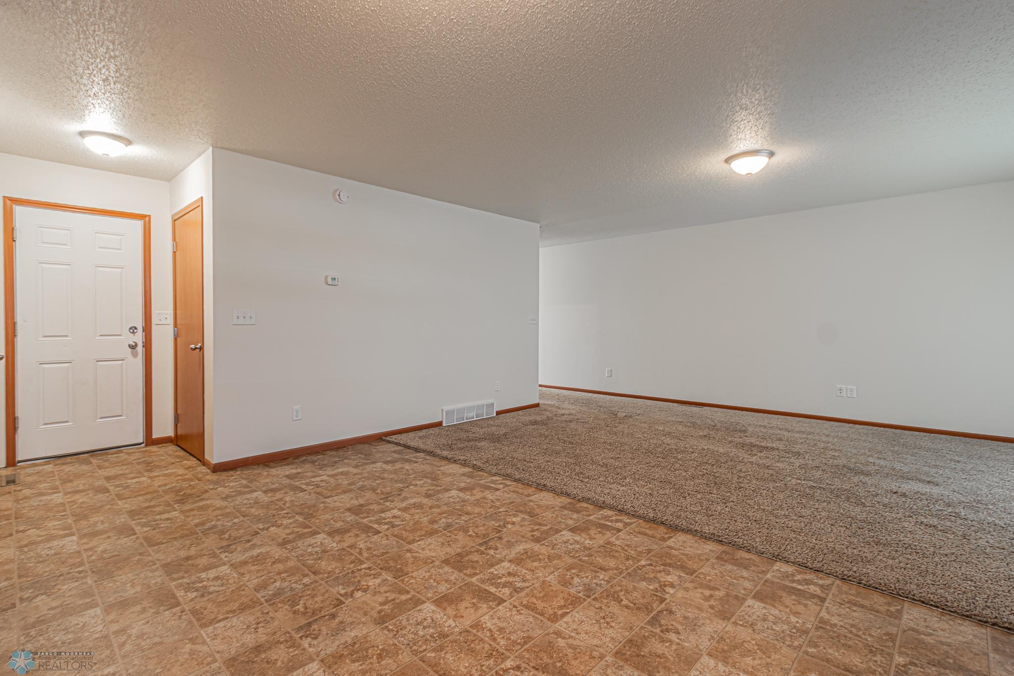 4265 Estate Dr S, Fargo, ND-25.jpg