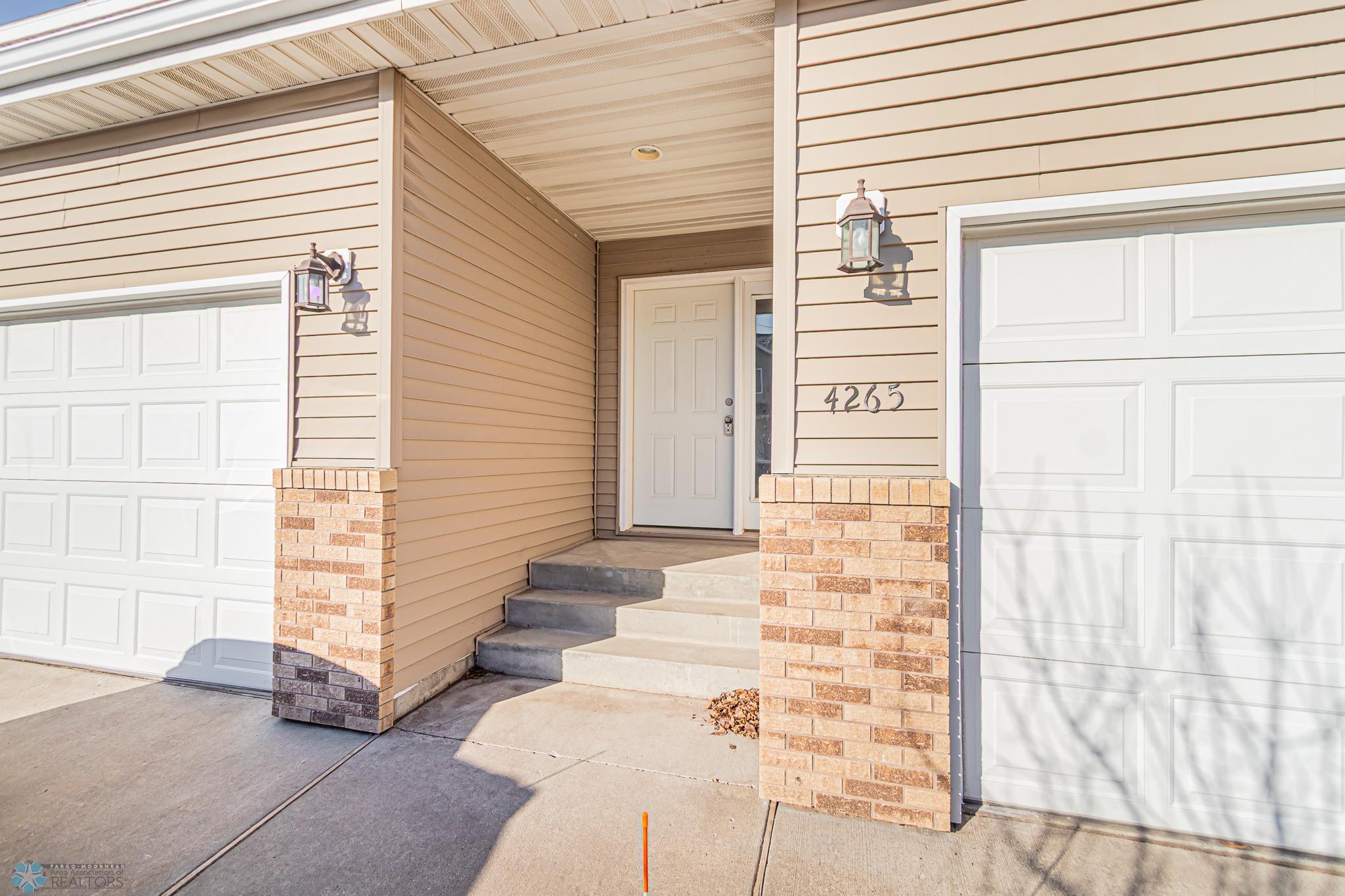 4265 Estate Dr S, Fargo, ND-01.jpg