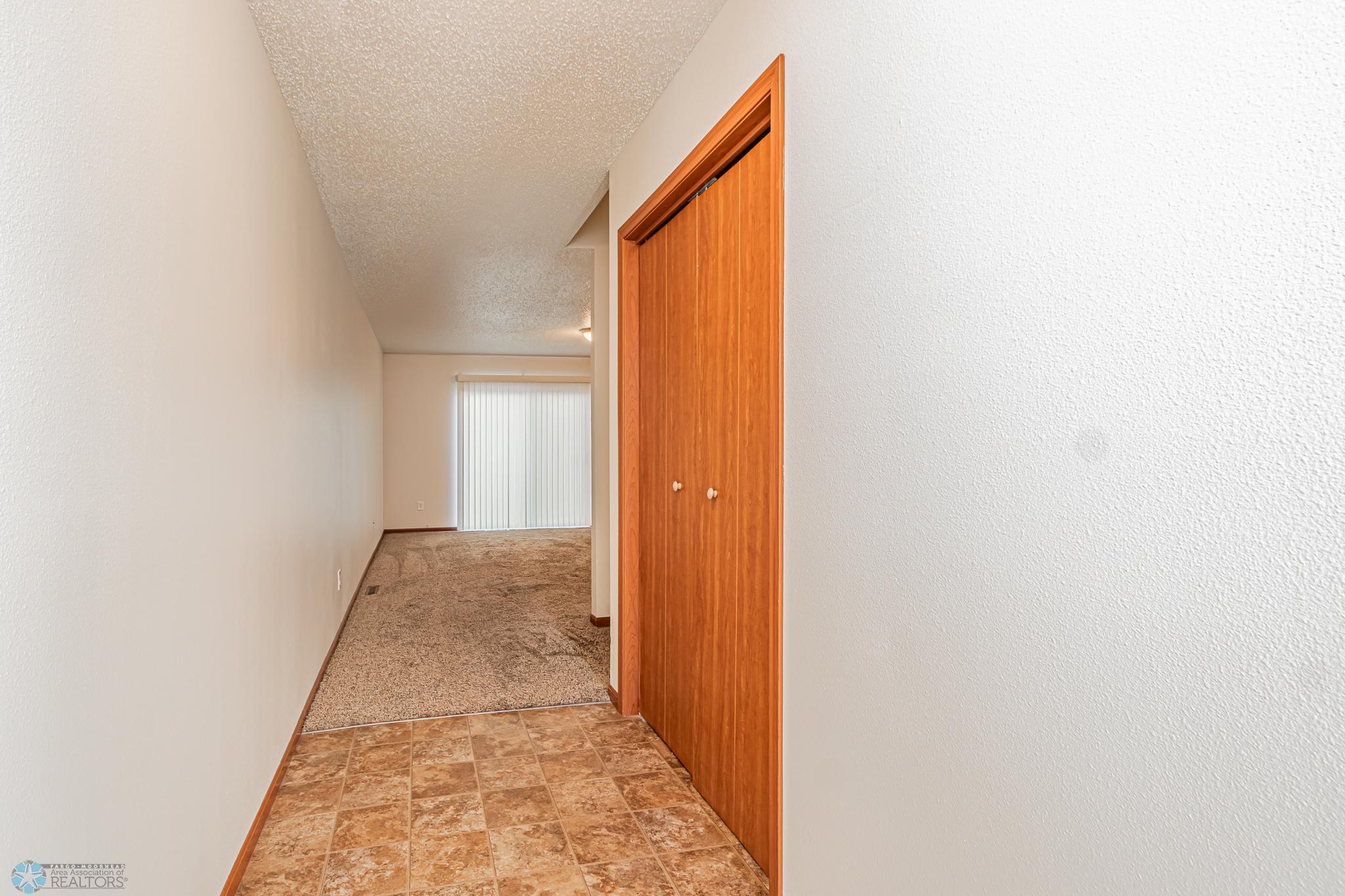 4265 Estate Dr S, Fargo, ND-32.jpg