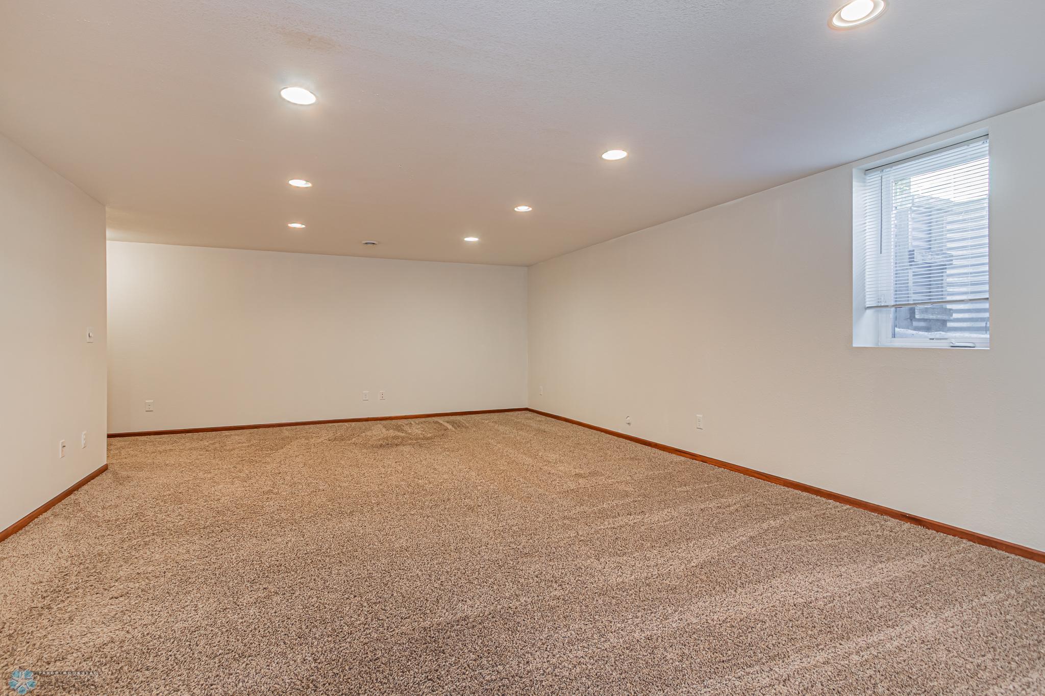 4265 Estate Dr S, Fargo, ND-09.jpg