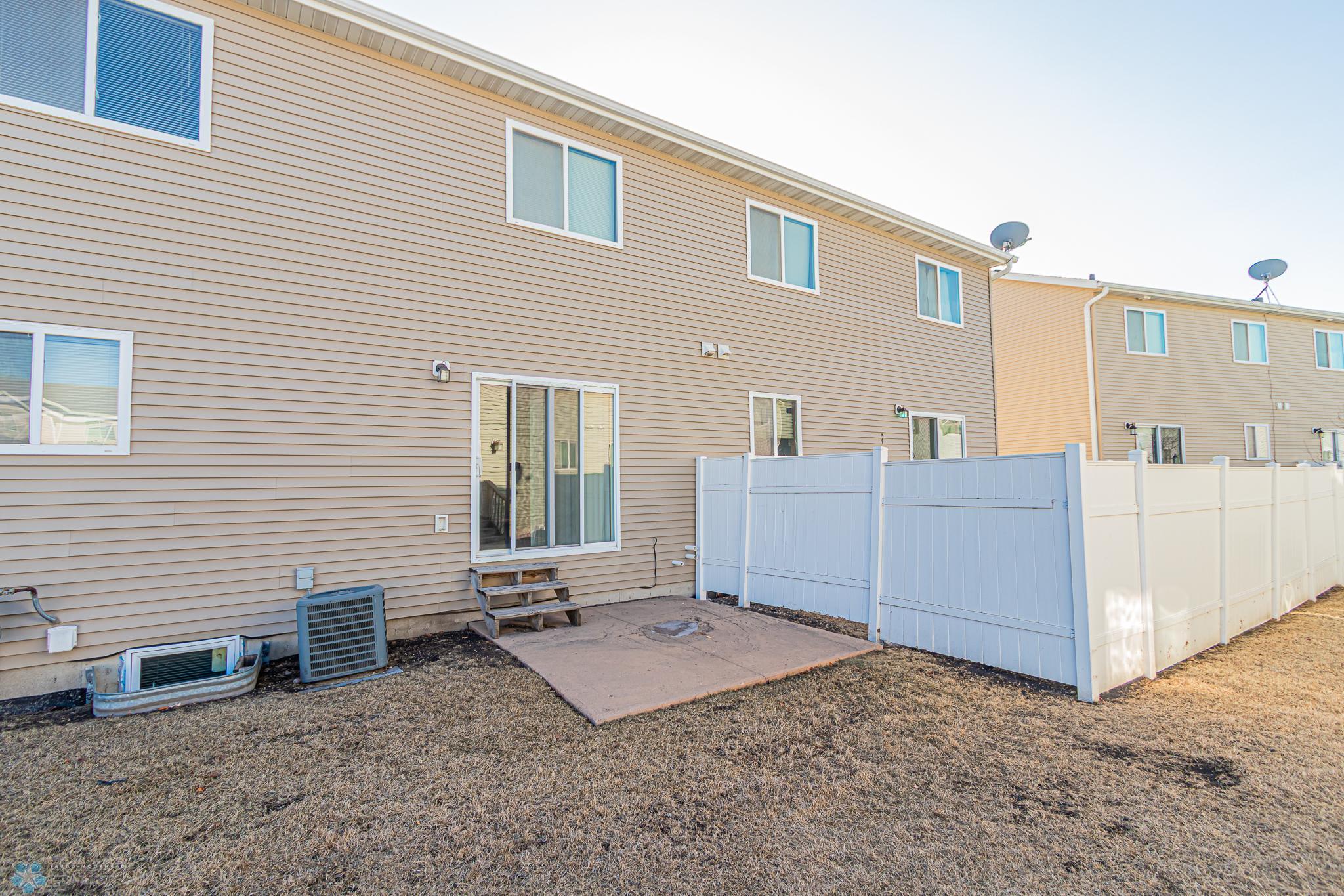 4265 Estate Dr S, Fargo, ND-05.jpg