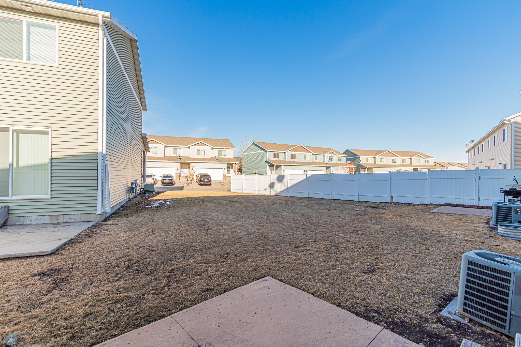 4265 Estate Dr S, Fargo, ND-06.jpg