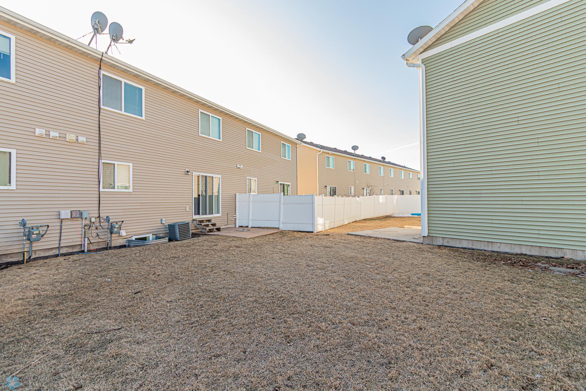 4265 Estate Dr S, Fargo, ND-04.jpg