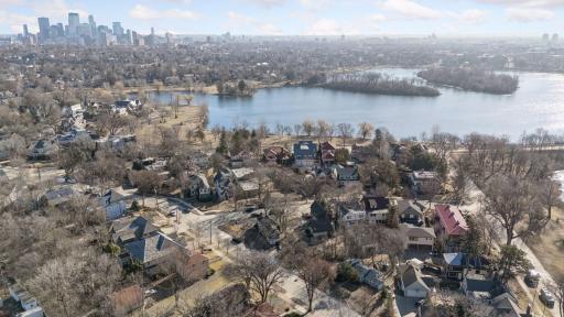 Proximity to Lake of the Isles, Cedar Lake, the North Loop, and downtown Minneapolis, Kenwood offers the perfect balance of tranquil lakeside living and urban accessibility.
