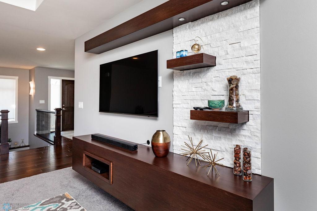 Beautiful Contemporary Decor