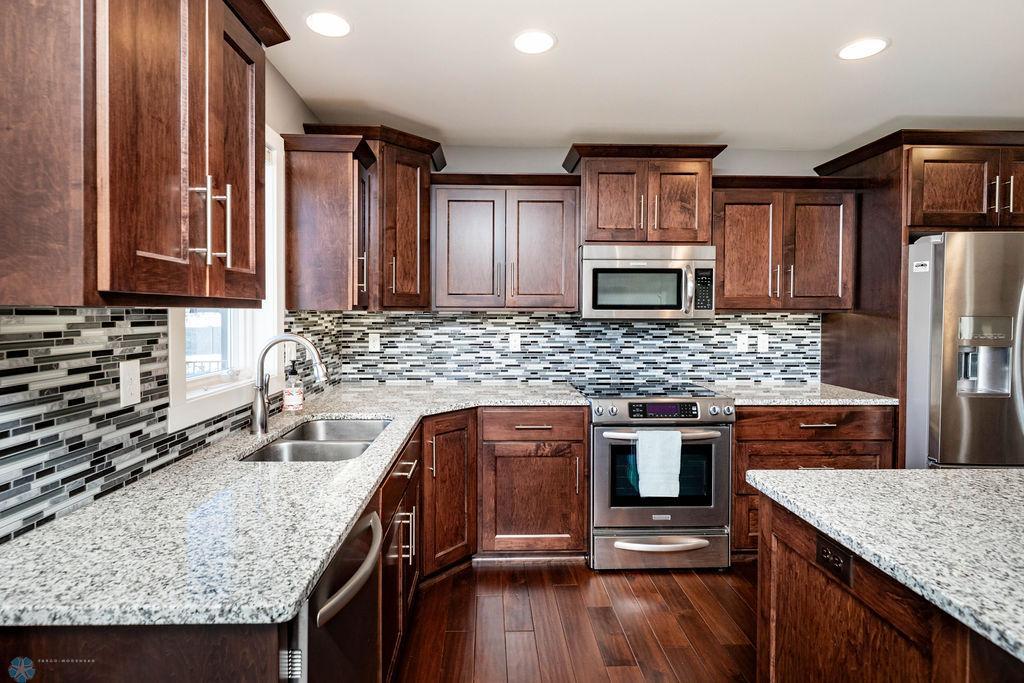 "Nevergetsold" Stain Color in Kitchen