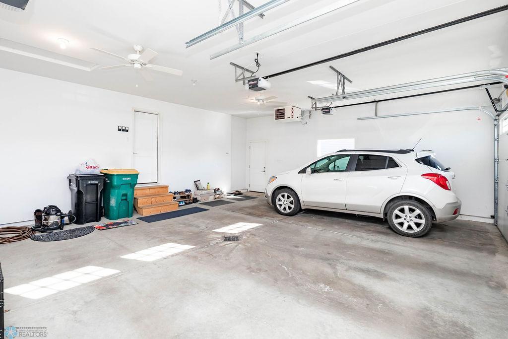 Finished Garage with hot/cold water and drain