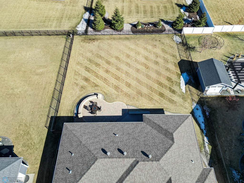 Beautiful Large Fenced Backyard