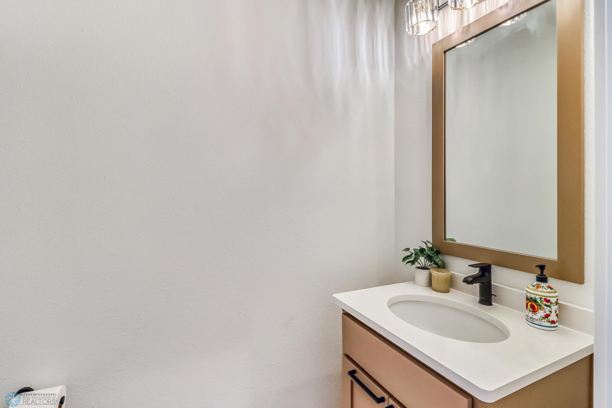 Main Level 1/2 Bath