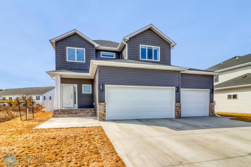 853 60th Avenue W, West Fargo, ND 58078