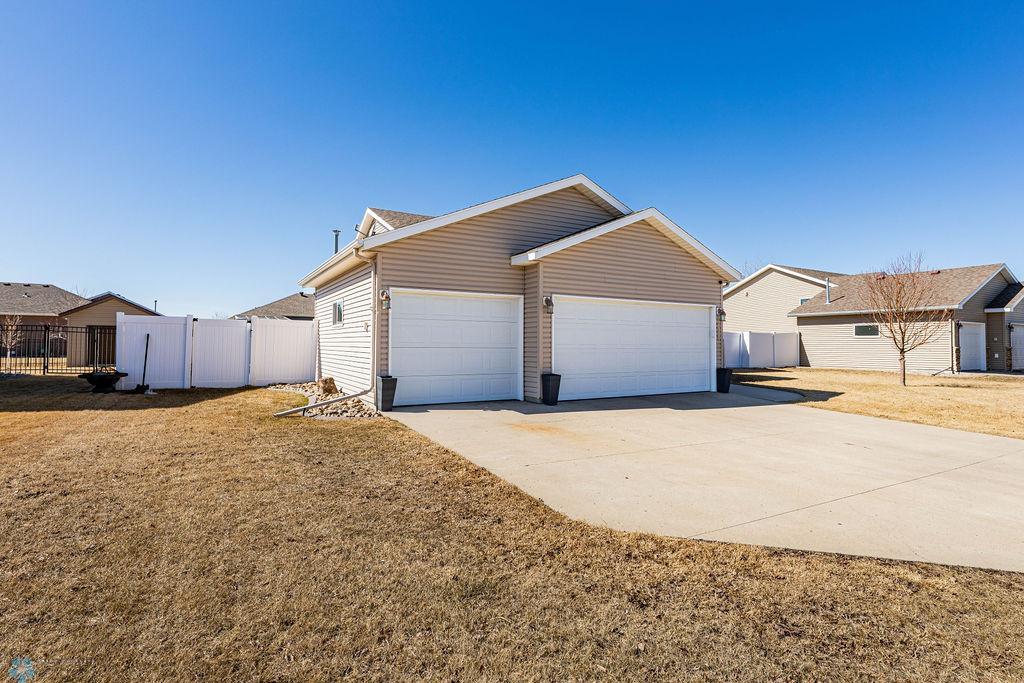 3 Stall Garage