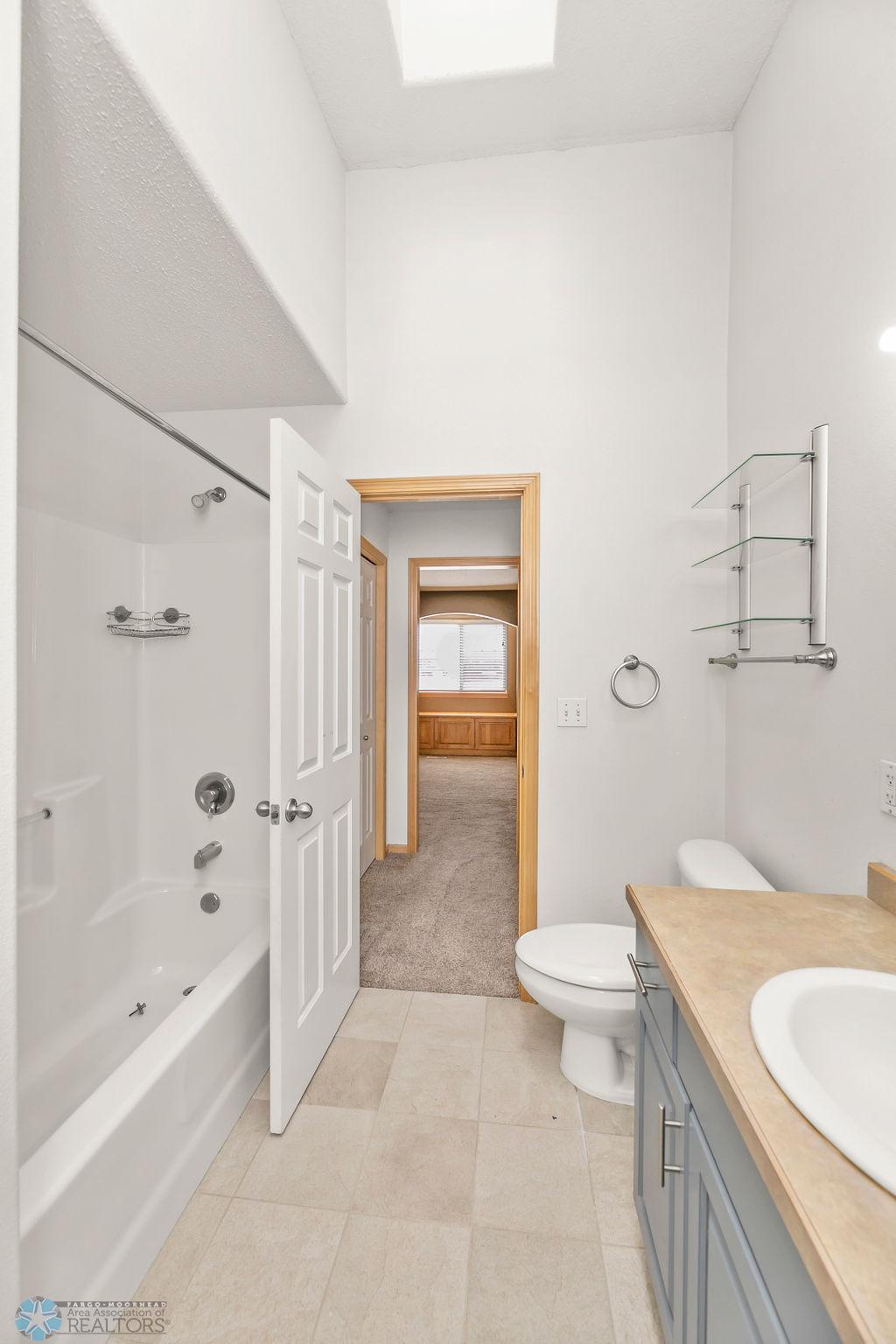 Upper bath