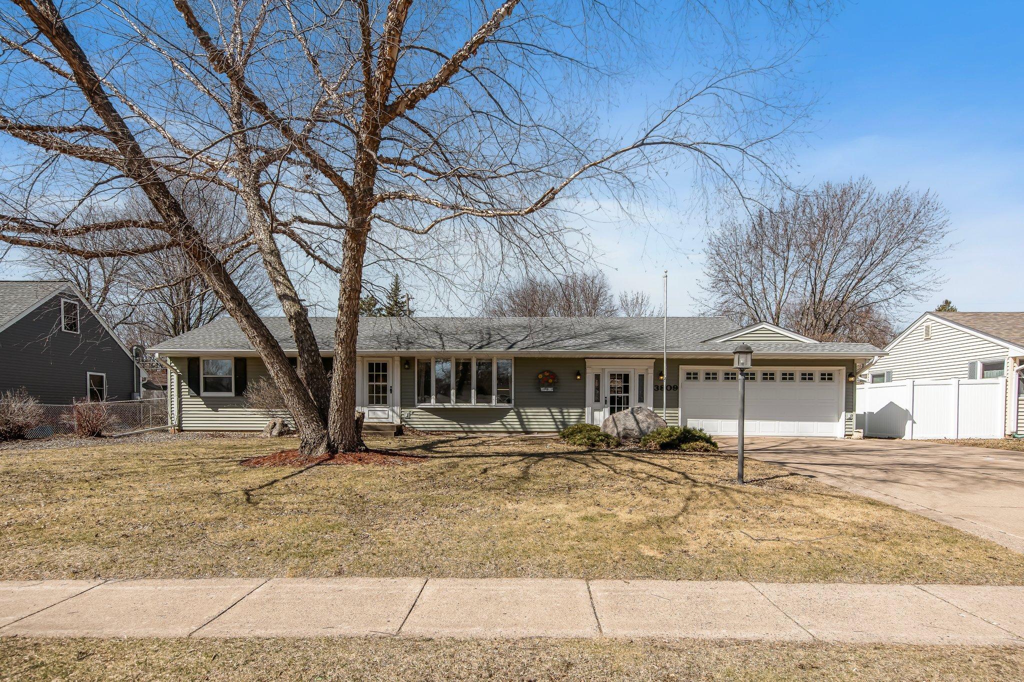 Close to all the amenities that White Bear Lake has to offer!