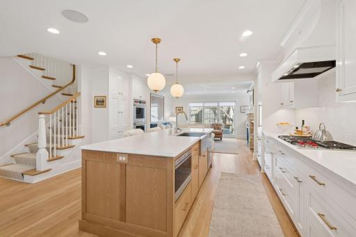 5349 Chowen Avenue S, Minneapolis, MN 55410