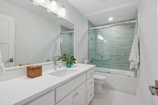 5349 Chowen Avenue S, Minneapolis, MN 55410