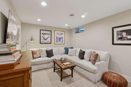 5349 Chowen Avenue S, Minneapolis, MN 55410