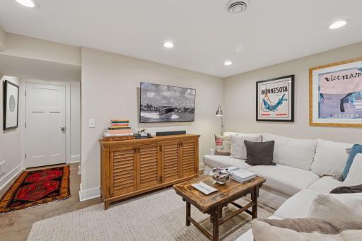 5349 Chowen Avenue S, Minneapolis, MN 55410