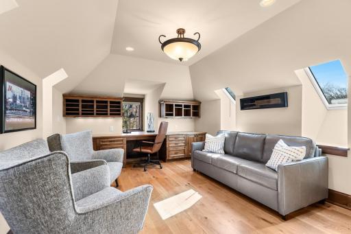 18400 Maple Ridge Road, Wayzata, MN 55391