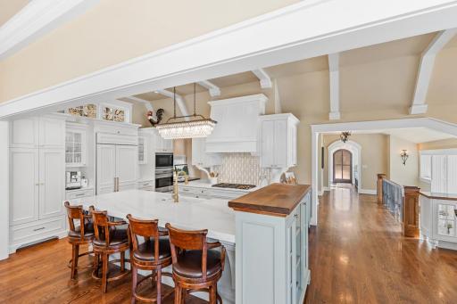 18400 Maple Ridge Road, Wayzata, MN 55391