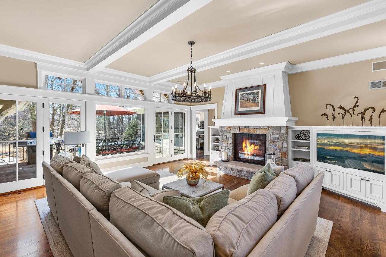 Comfortable Living Room with Gas Fireplace and Built in TV