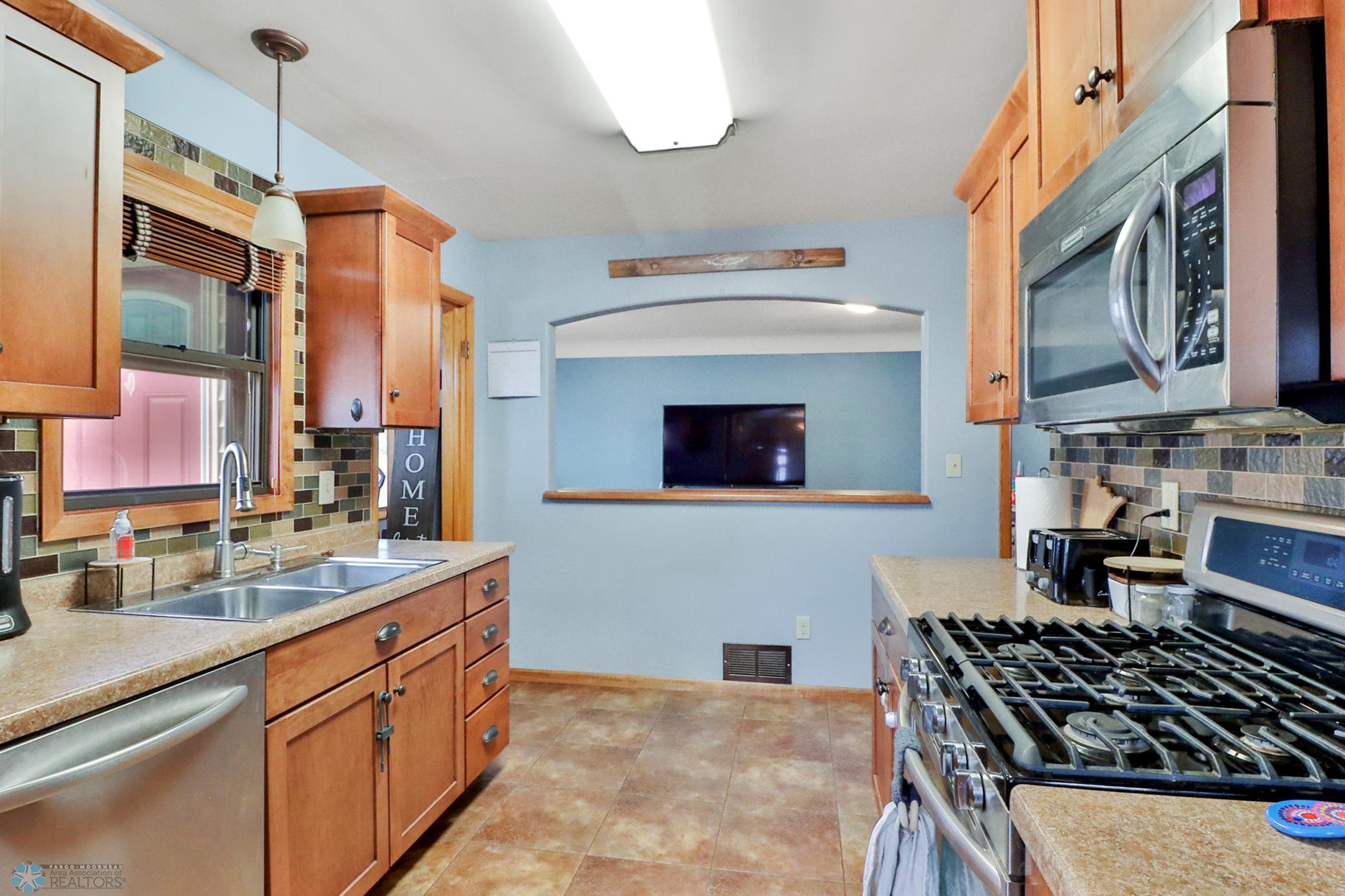 Kitchen1_5.JPG