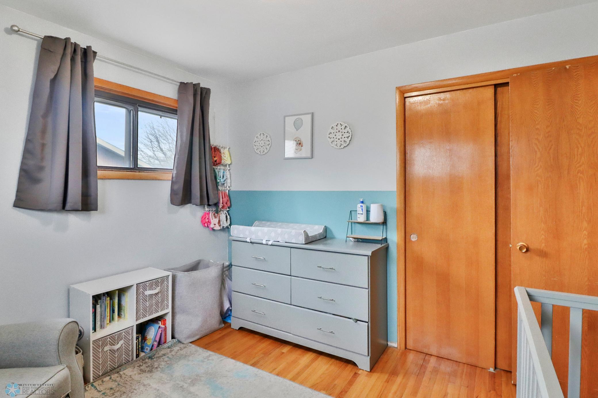 Bedroom2_2.JPG