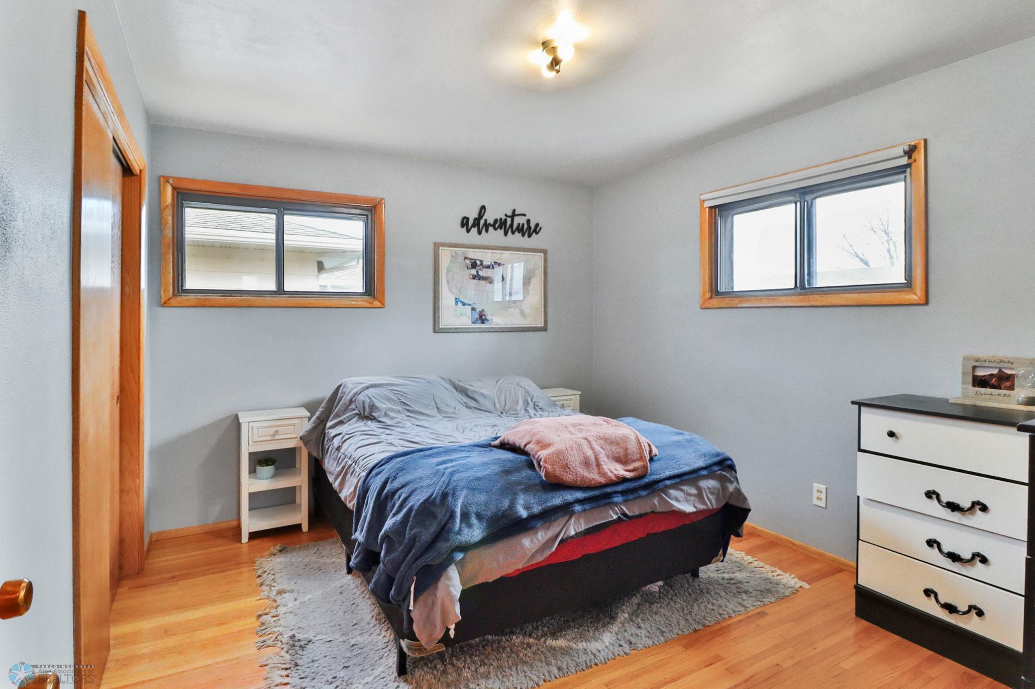 Bedroom1_1.JPG