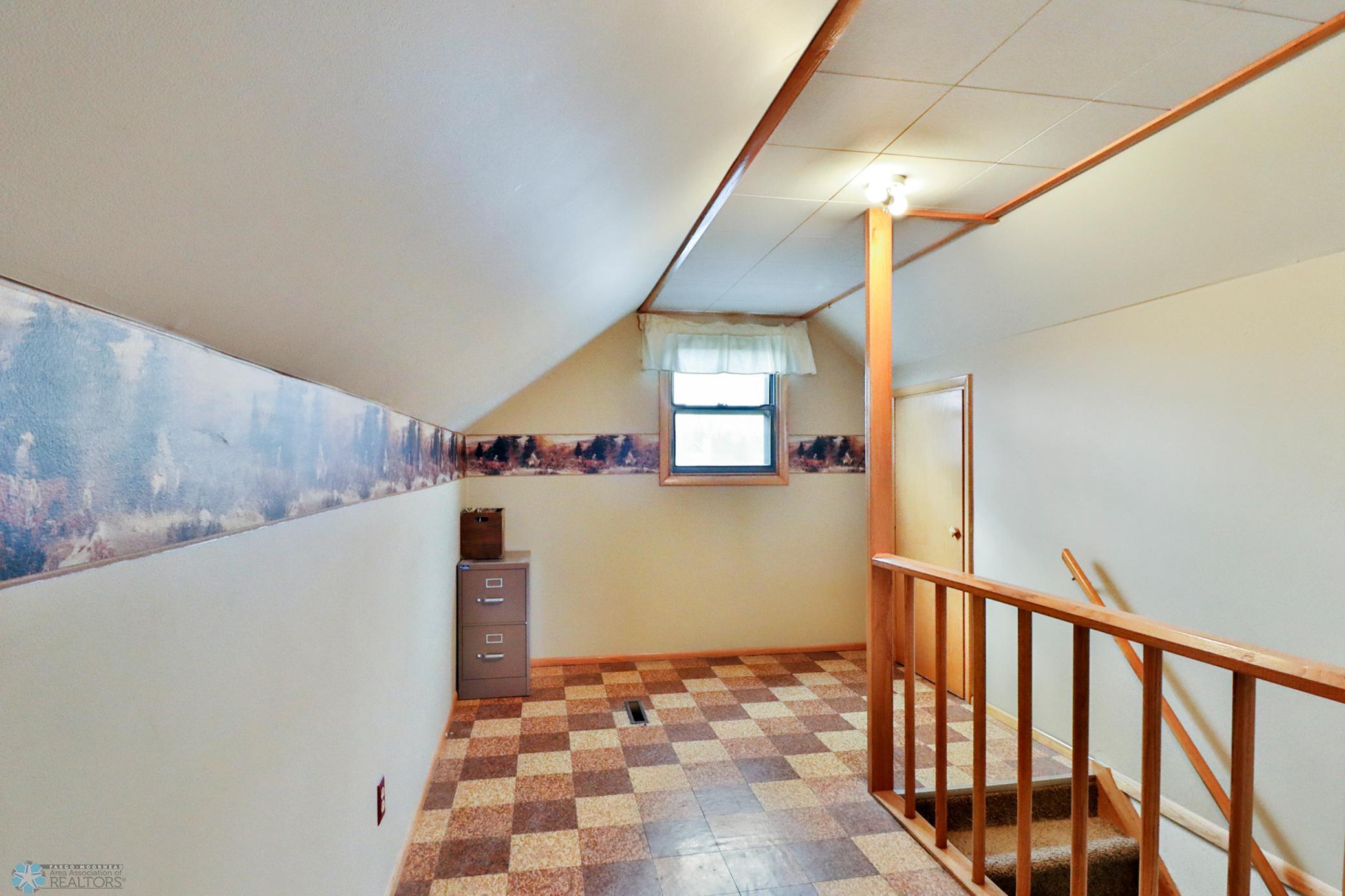 Upstairs1_3.JPG