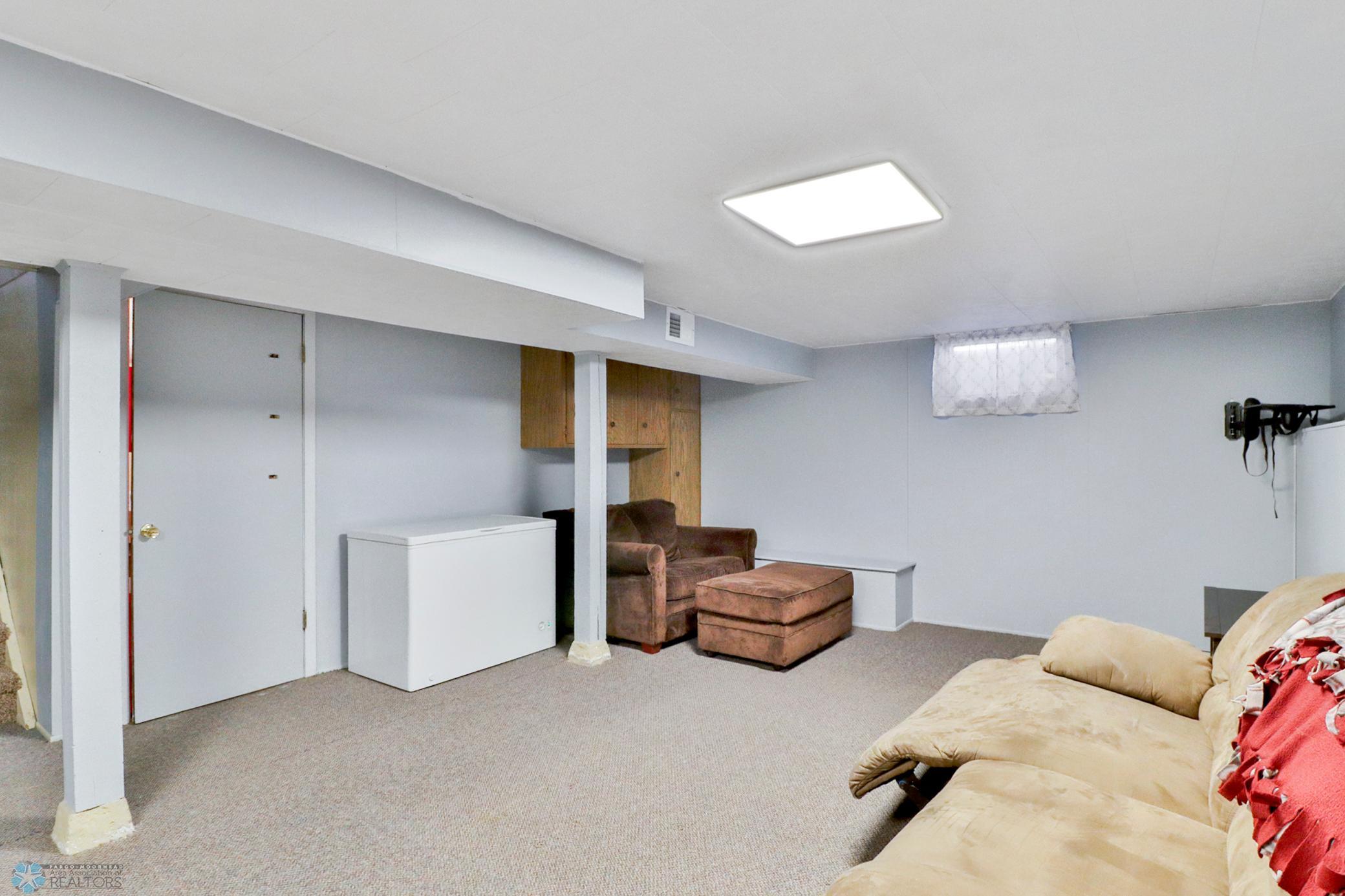 Basement1_2.JPG