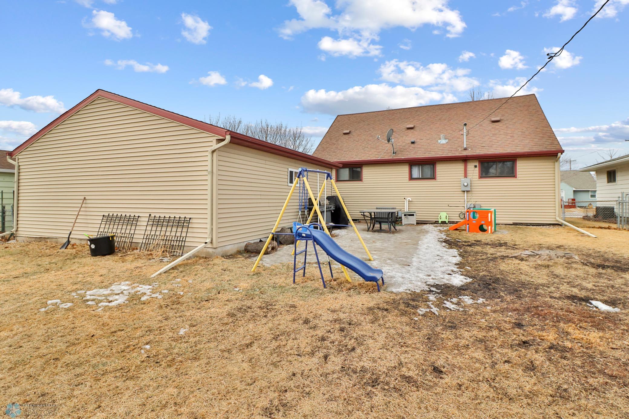 Backyard1_4.JPG