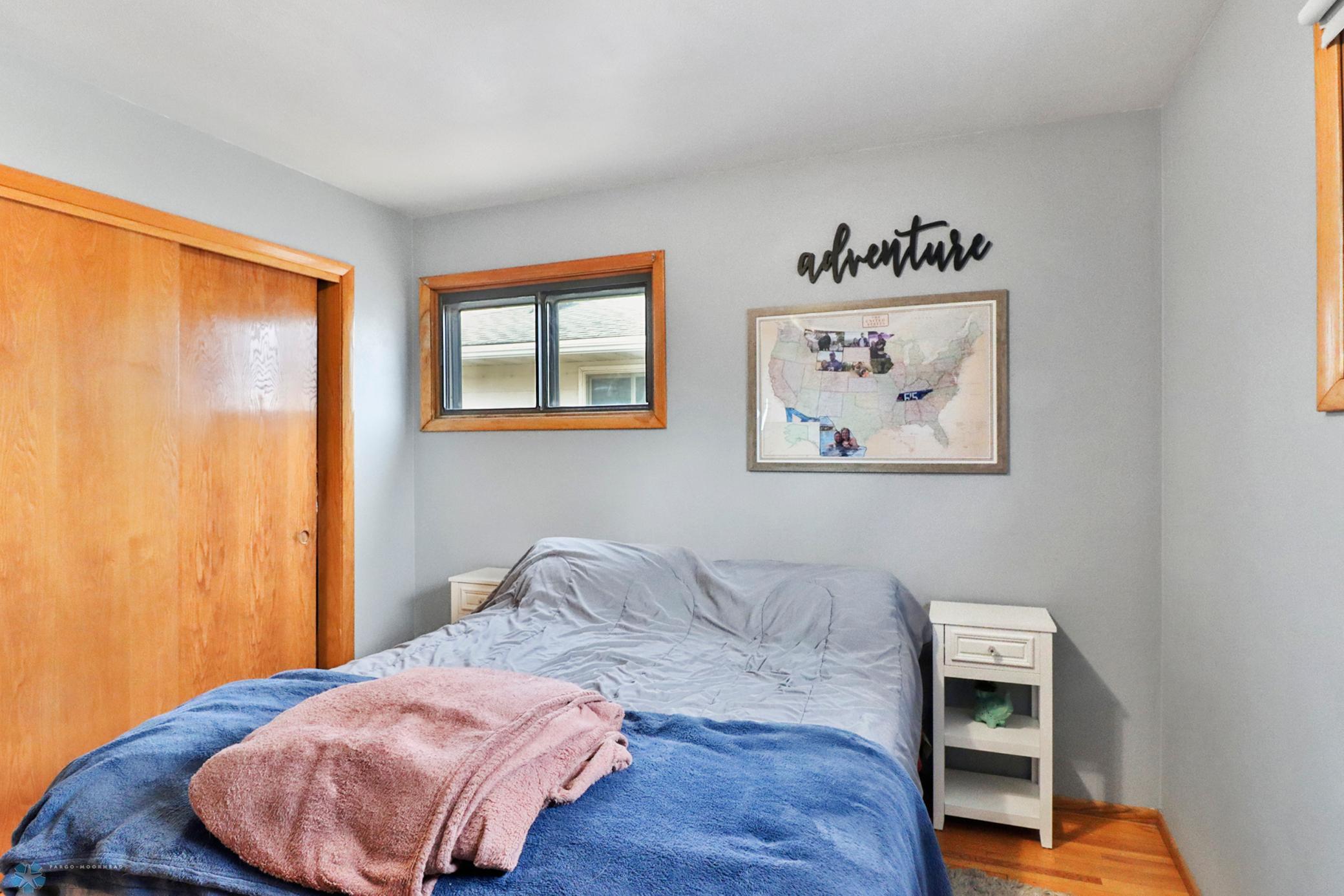 Bedroom1_2.JPG