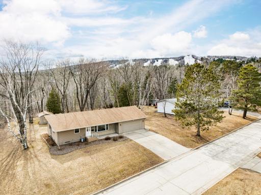 315 N 85th Avenue W, Duluth, MN 55807