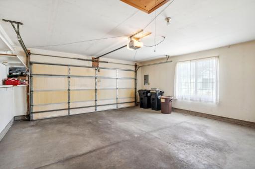 9456 Prairieview Trail N, Champlin, MN 55316