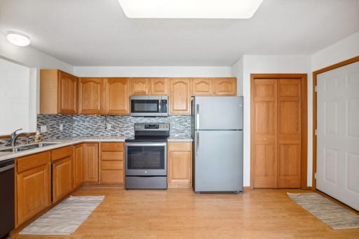 9456 Prairieview Trail N, Champlin, MN 55316
