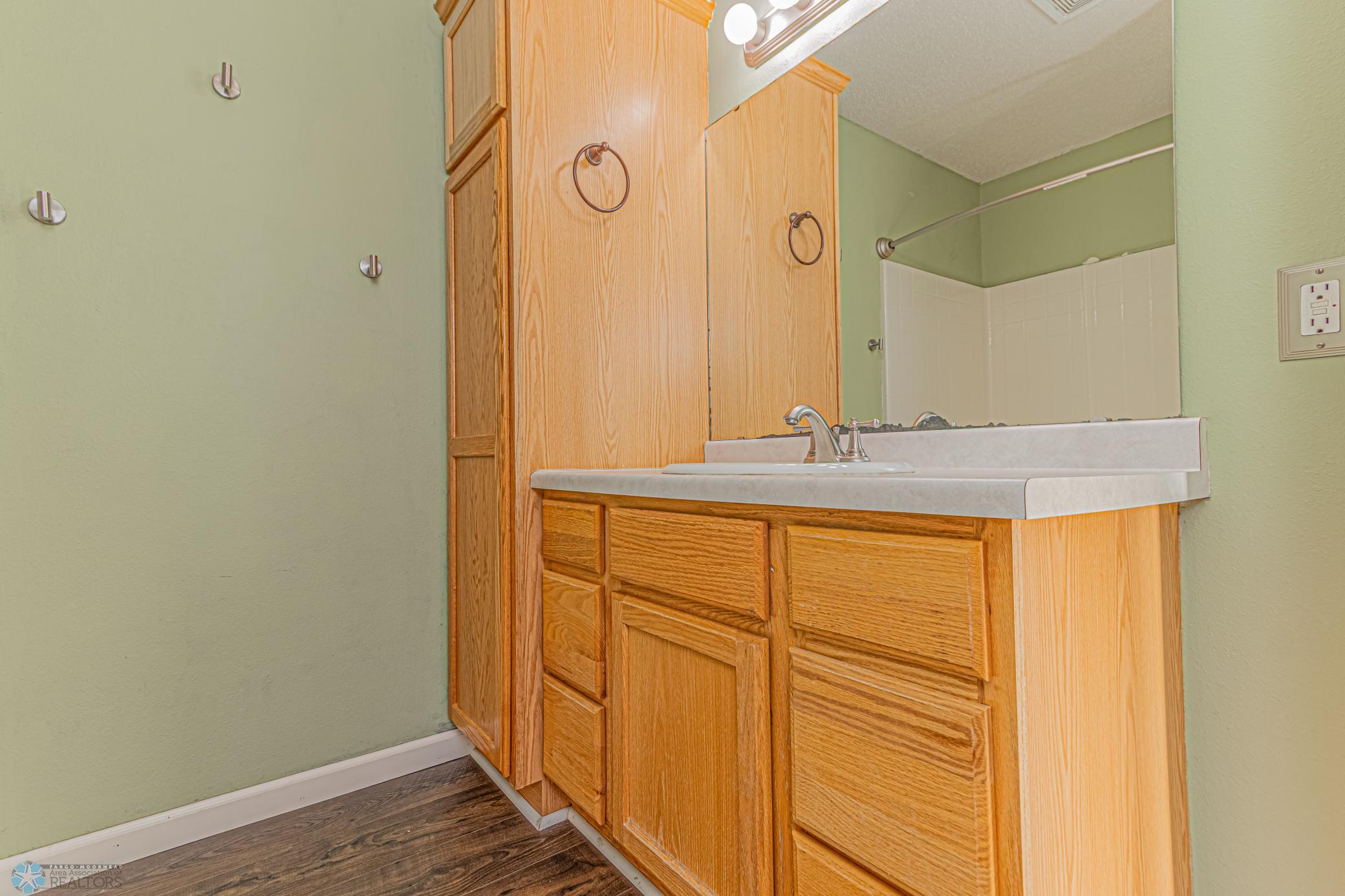 Upper level full bath 2