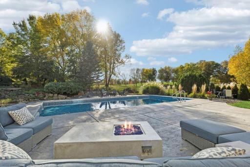18014 Bearpath Trail, Eden Prairie, MN 55347