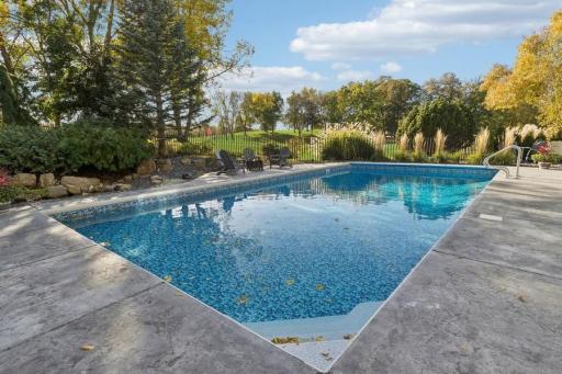 18014 Bearpath Trail, Eden Prairie, MN 55347