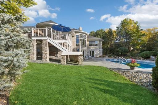 18014 Bearpath Trail, Eden Prairie, MN 55347