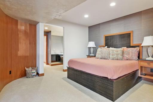 9601 Whistling Valley Road, Lake Elmo, MN 55042