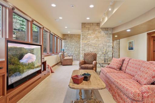 9601 Whistling Valley Road, Lake Elmo, MN 55042
