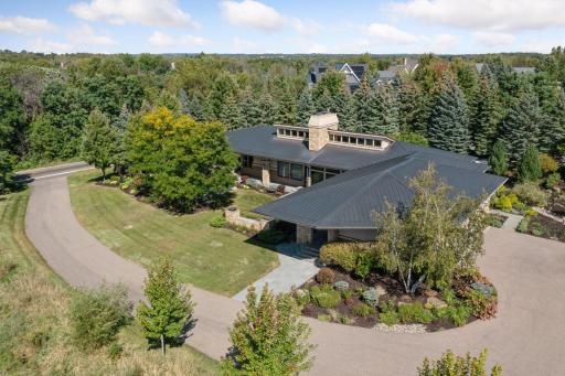 9601 Whistling Valley Road, Lake Elmo, MN 55042