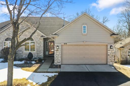 819 Vardon Court, Faribault, MN 55021
